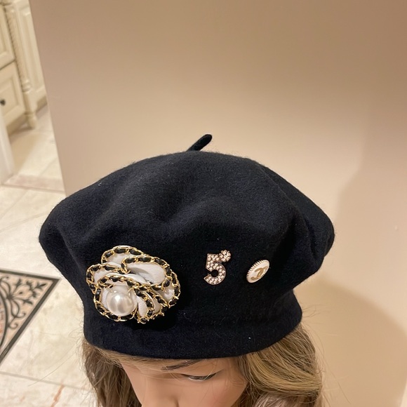 Chanel white Camellia French wool black beret hat - Picture 8 of 8